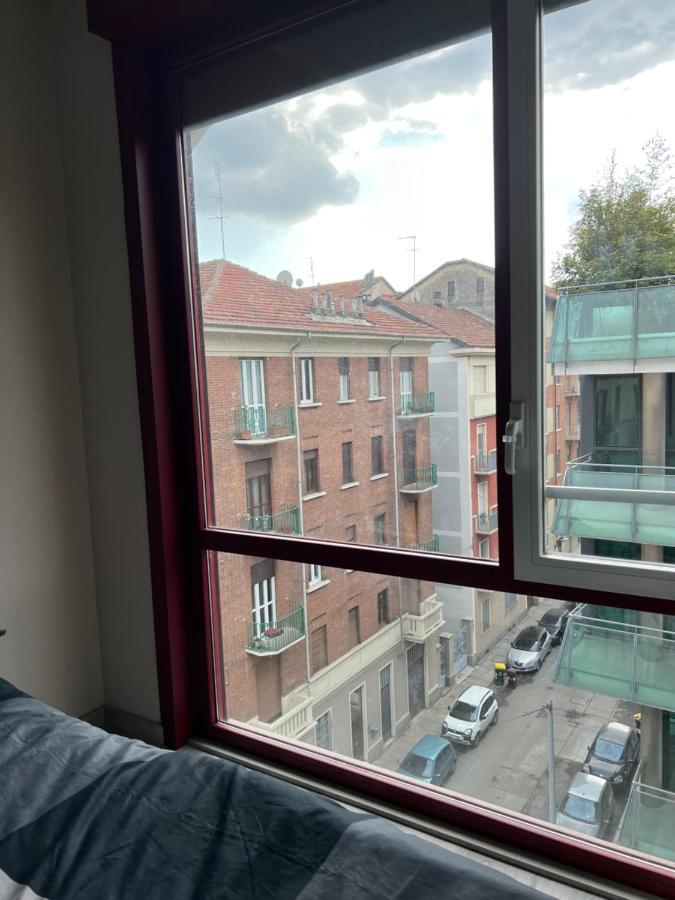 Splendido Appartamento Vicino Alla Metro Turin Bagian luar foto